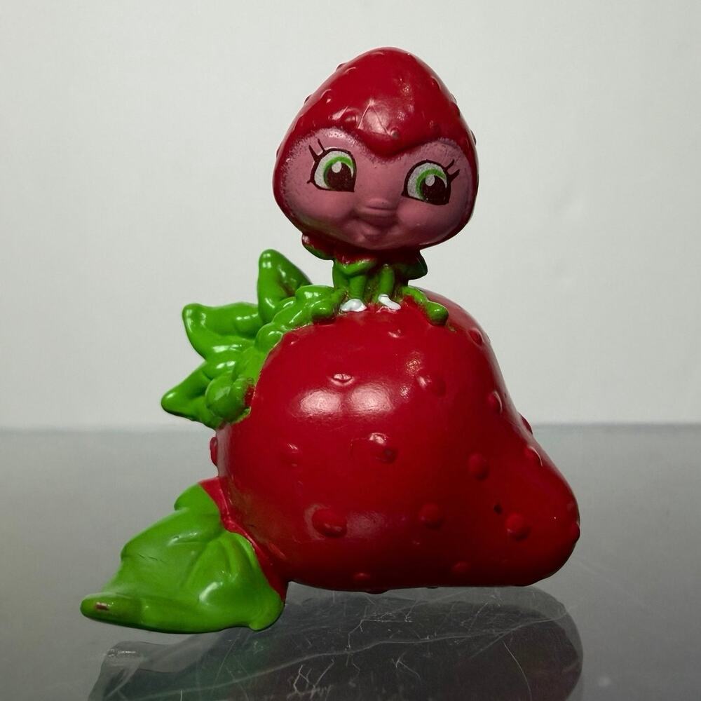 Strawberry Shortcake Mini Baby Berrykins 1.5" Figure TCFC